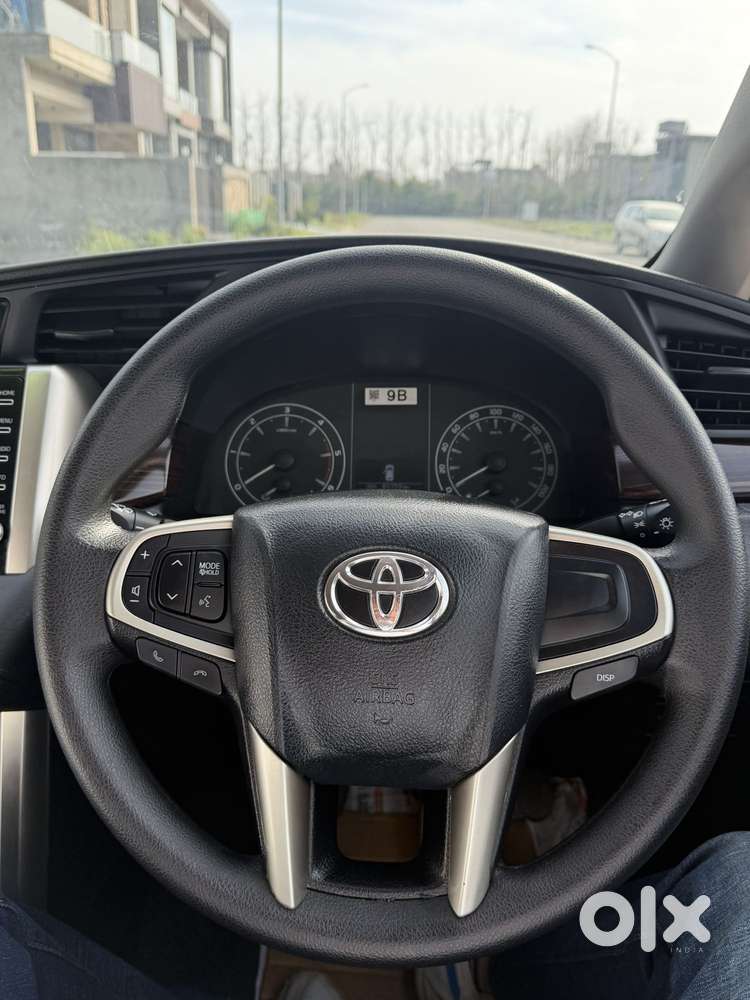 Toyota Innova Crysta [2020-ongoing] 2.4 Gx 7 Str, 2022, Diesel