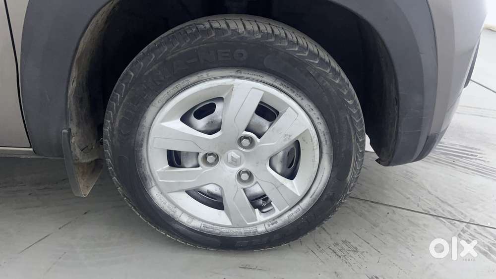 Renault Kwid 2019-ongoing 1.0 Rxt Amt (o), 2018, Petrol