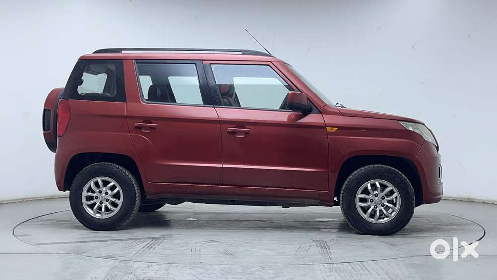 Mahindra Tuv 300 Mhawk100 T8 Dual Tone, 2016, Diesel