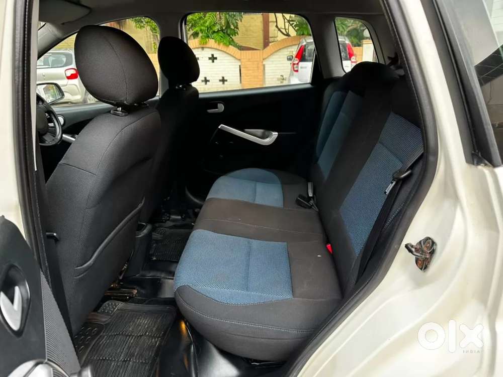 Ford Figo, 2015, Petrol