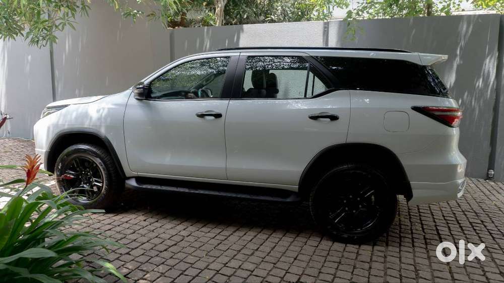 Fortuner 2023 4x2 At Diesel - Customised, Dechromed