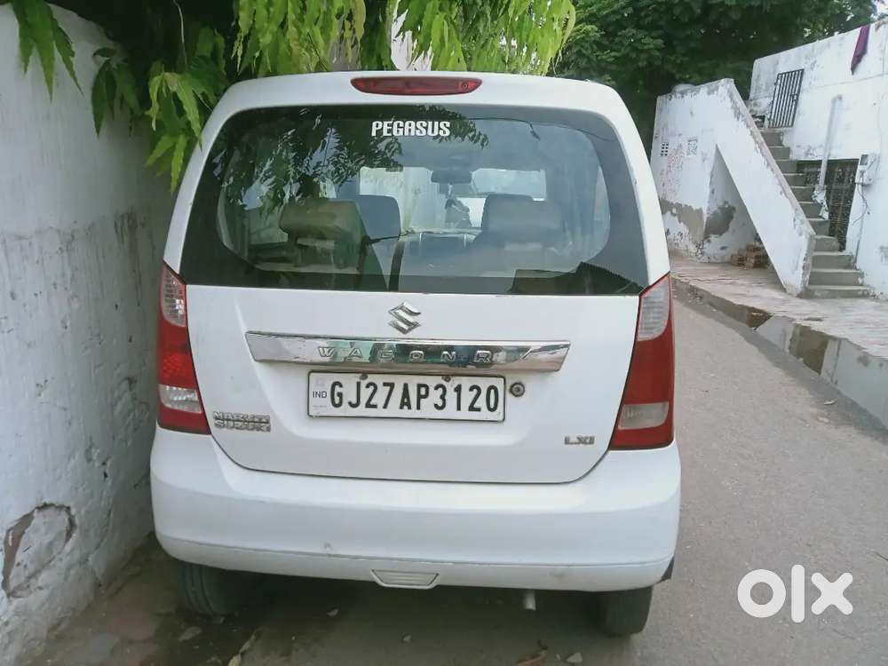 Maruti Suzuki Wagon R 2015 Petrol 77000 Km Driven, White Colour