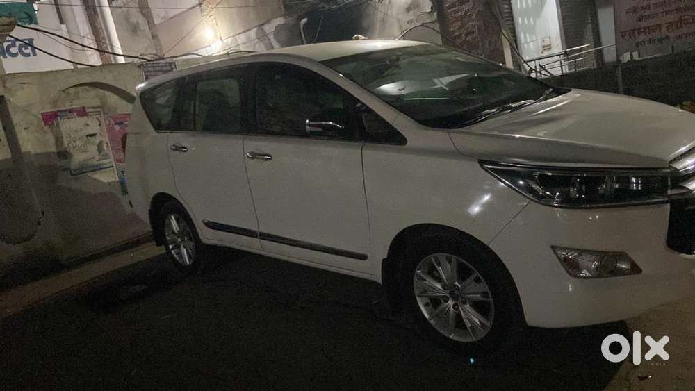 Toyota Innova Crysta 2016