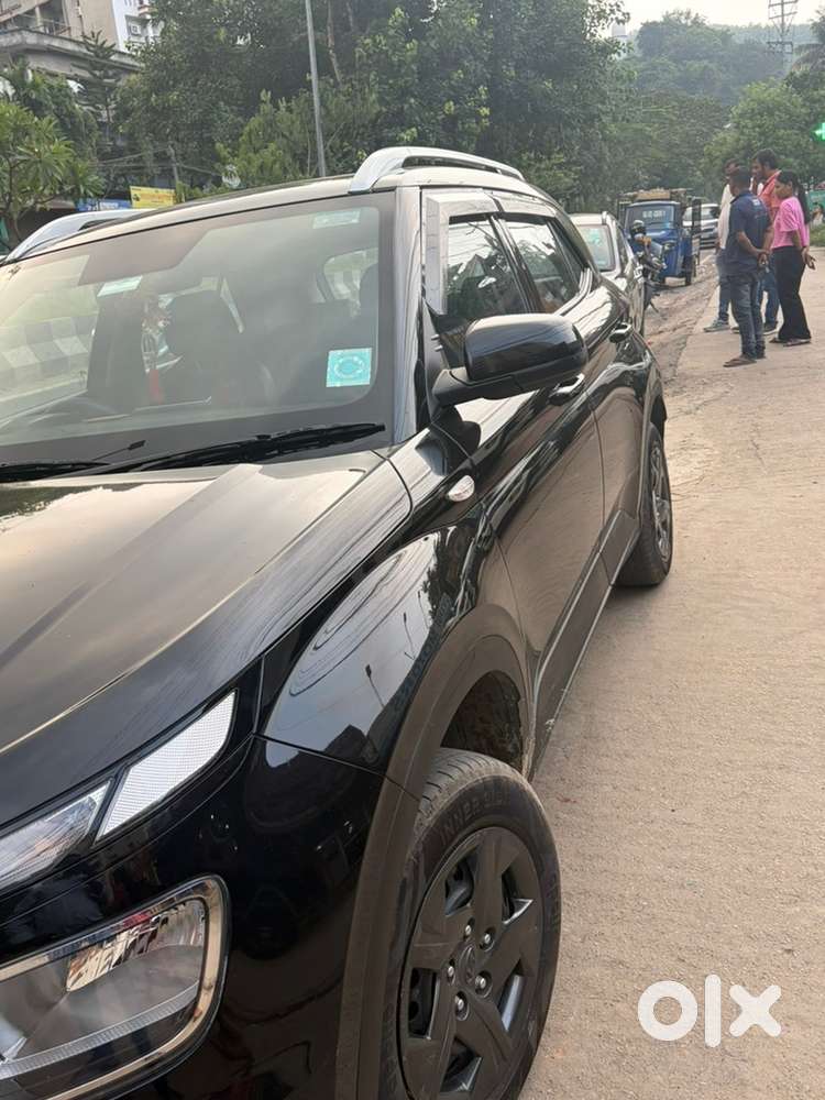 Hyundai Venue Petrol 2025