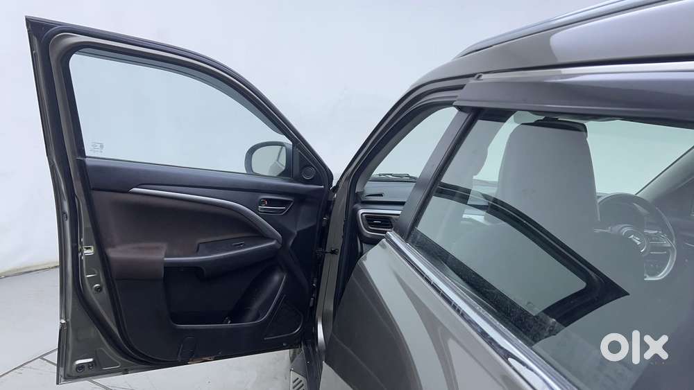 Maruti Suzuki Brezza 1.5 Zxi At Smart Hybrid Dual Tone, 2023, Petrol