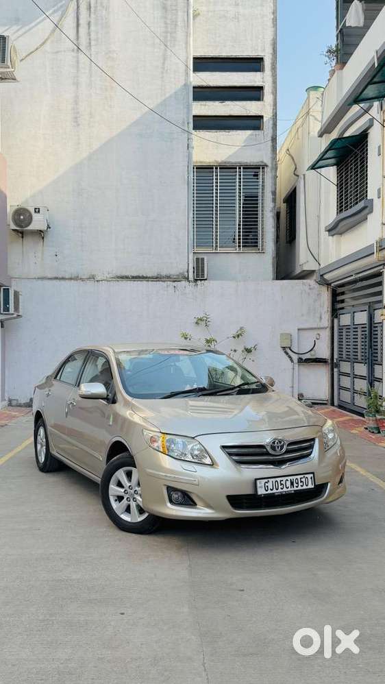 Toyota Corolla Altis 2010 Petrol Well Maintained