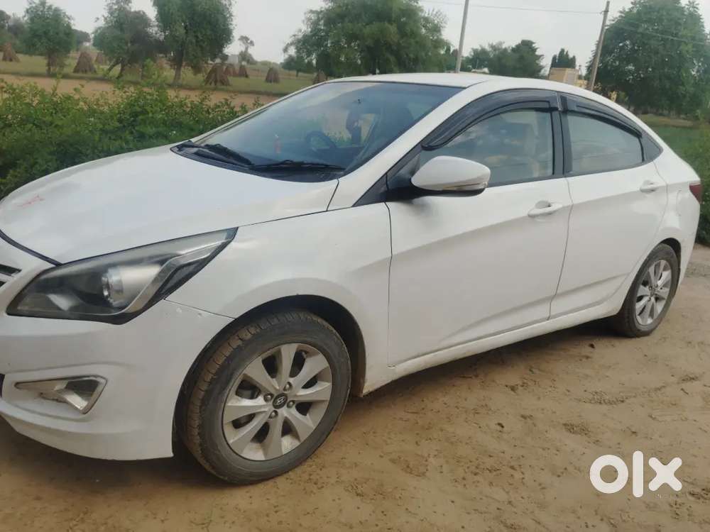 Hyundai Fluidic Verna 2015