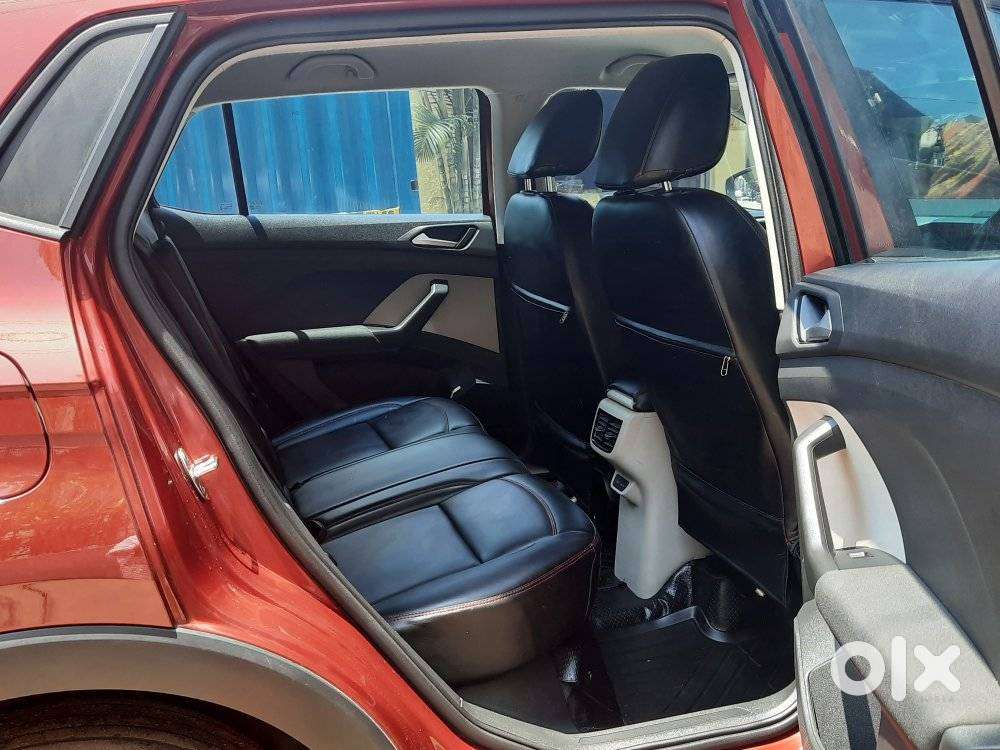 Volkswagen Taigun 1.0 Tsi Highline At, 2022, Petrol