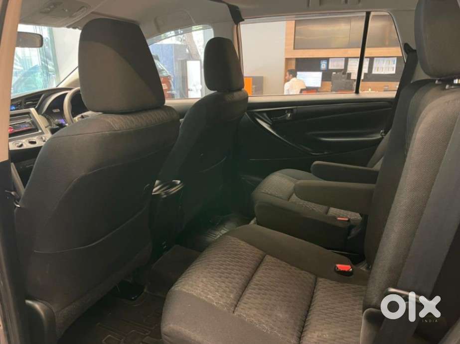 Toyota Innova Crysta 2.4 Gx Mt, 2016, Diesel