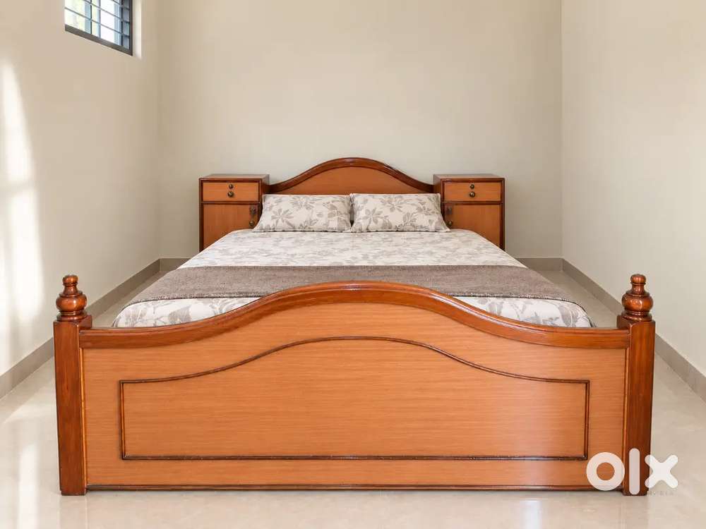 Premium Classic Teak Wood Bed Set for Sale !