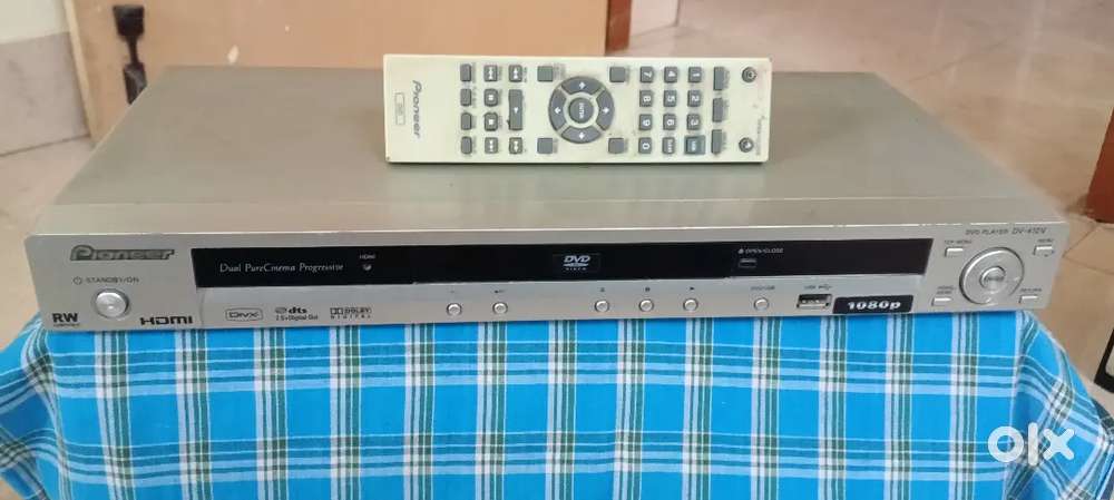 PIONEER DVD PLAYER  DV 410v with original remote