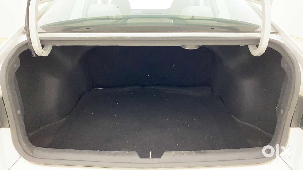 Hyundai Verna 1.5 Sx (o) Ivt, 2024, Petrol