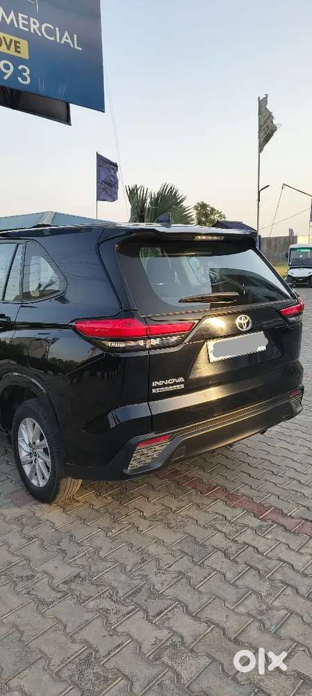 Toyota Innova Hycross 2024 Petrol Well Maintained