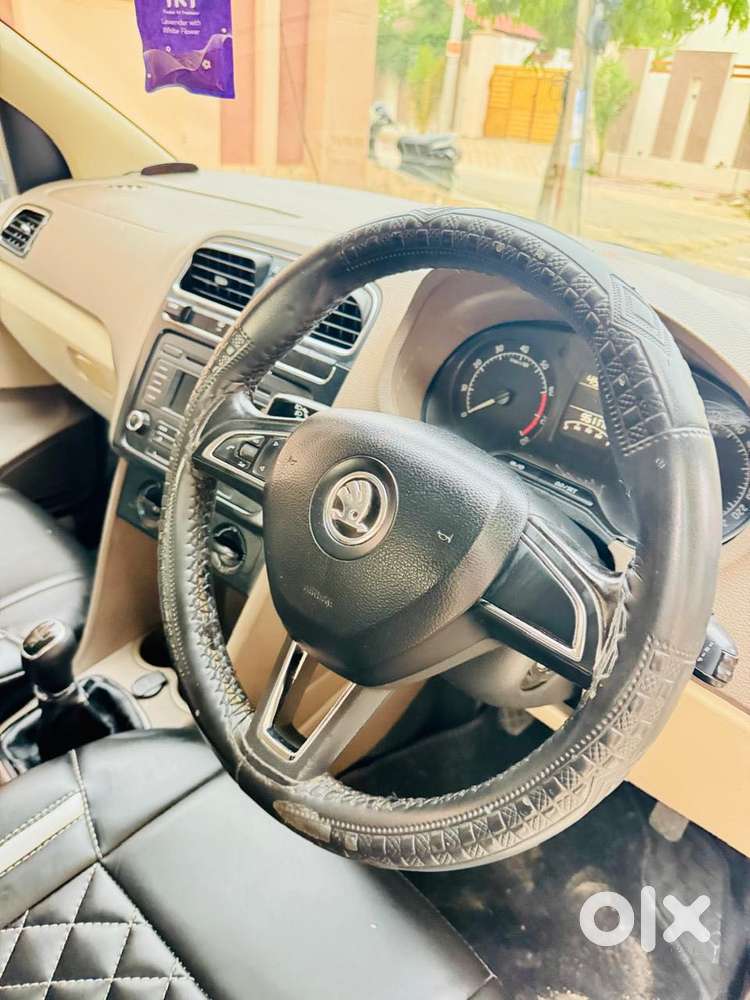 Skoda Rapid [2016-2018] 1.6 Mpi Style Plus Black Package, 2017, Petr..