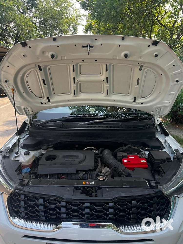 Kia  Sonet Diesel Manual With Sunroof