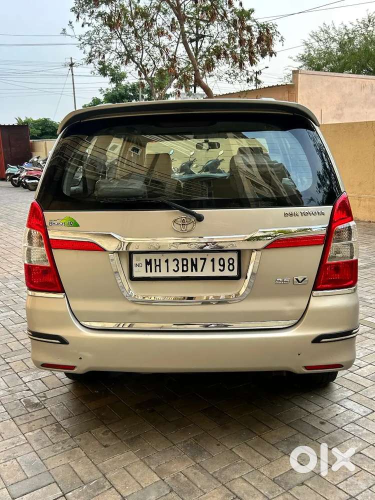 Toyota Innova 2.4 V