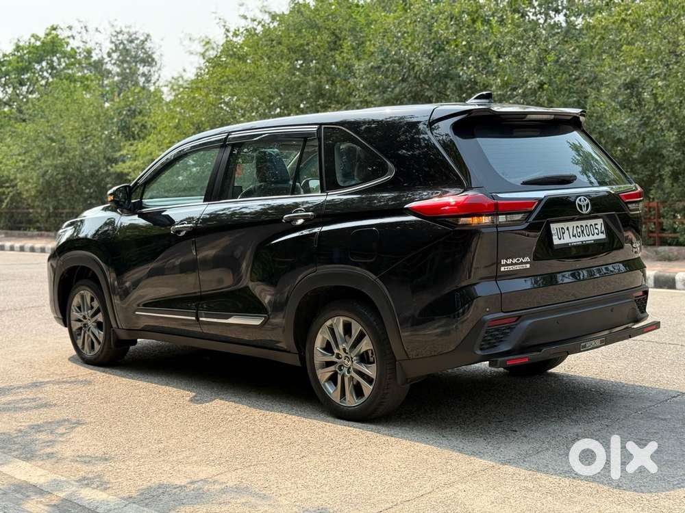 Toyota Innova Hycross 2.0 Zx Hybrid 7 Str, 2025, Petrol