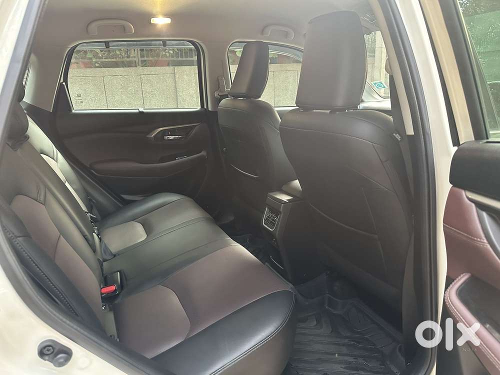 Maruti Suzuki Grand Vitara 1.5 Alpha Smart Hybrid At, 2025, Petrol
