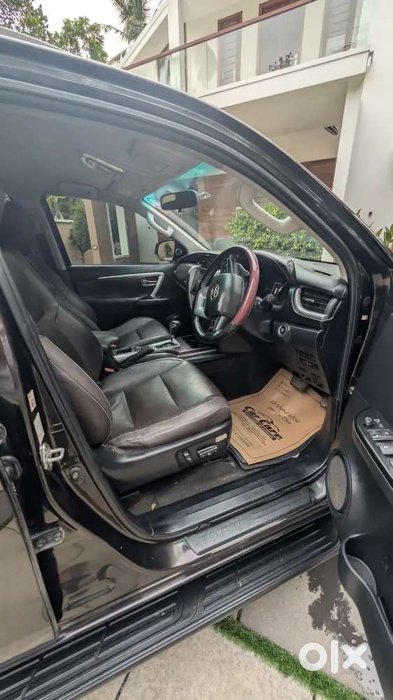 Toyota Fortuner Legender 2016 Diesel 176000 Km Driven