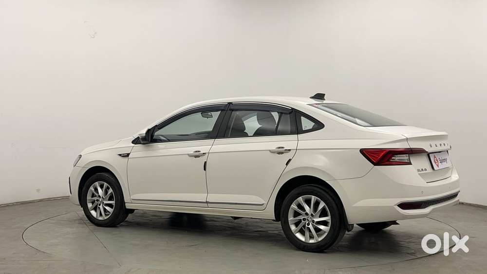 Skoda Slavia Ambition 1.0l Tsi At, 2023, Petrol