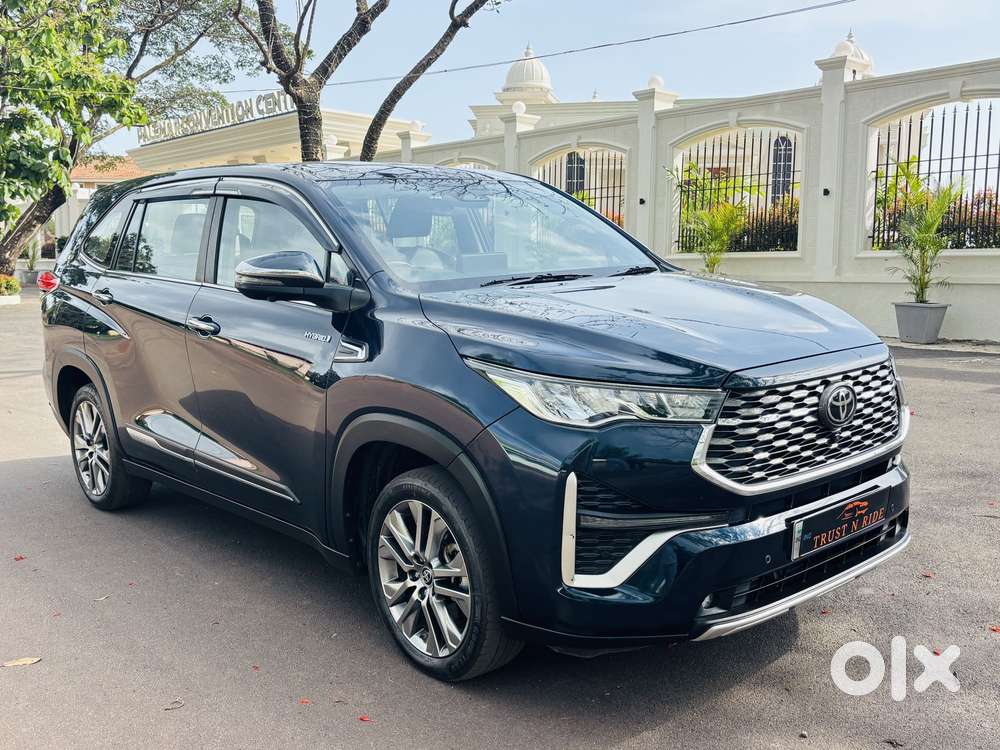 Toyota Innova Hycross 2.0 Zx (o) Hybrid 7 Str, 2023, Petrol