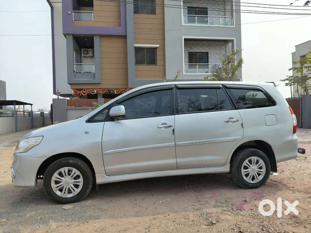 Toyota Innova 2012