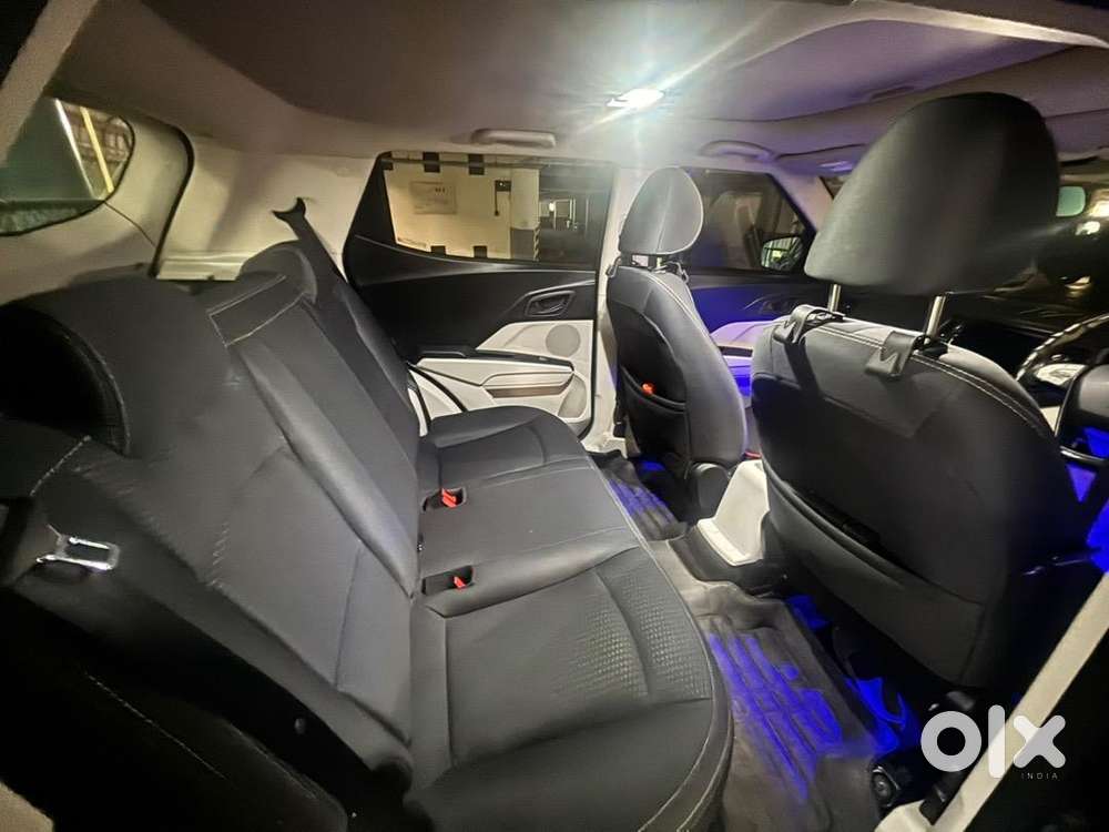 Mahindra Xuv300 2022 Diesel Well Maintained