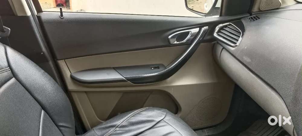 Very Good Looking Scrachless Car