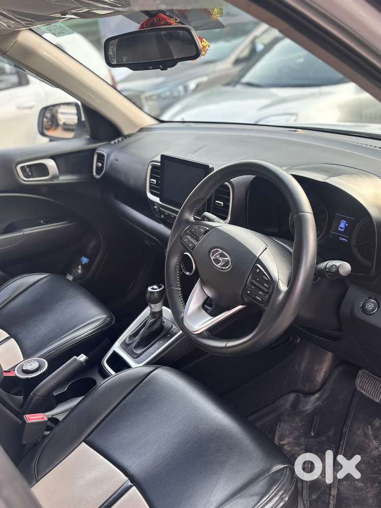 Hyundai Venue Petrol Dct Top Model Sunroof Automatic 2019