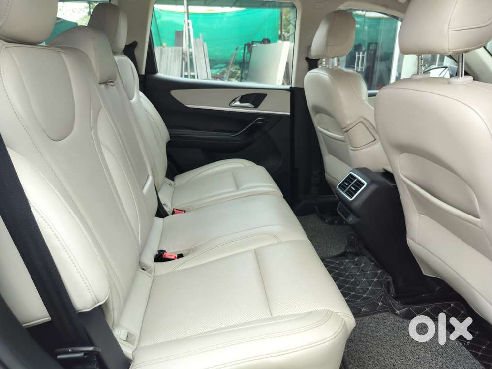 Mahindra Xuv700 2.2 Ax 7 Diesel Mt Luxury Pack Str, 2023, Diesel