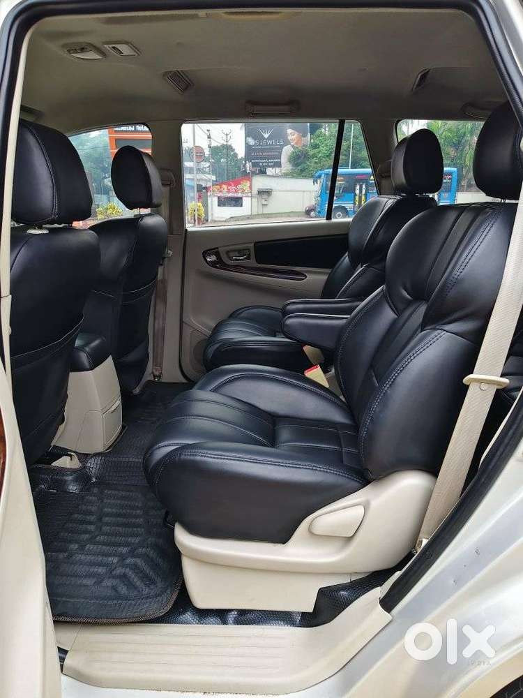 Toyota Innova 2.5 V 7 Str, 2012, Diesel