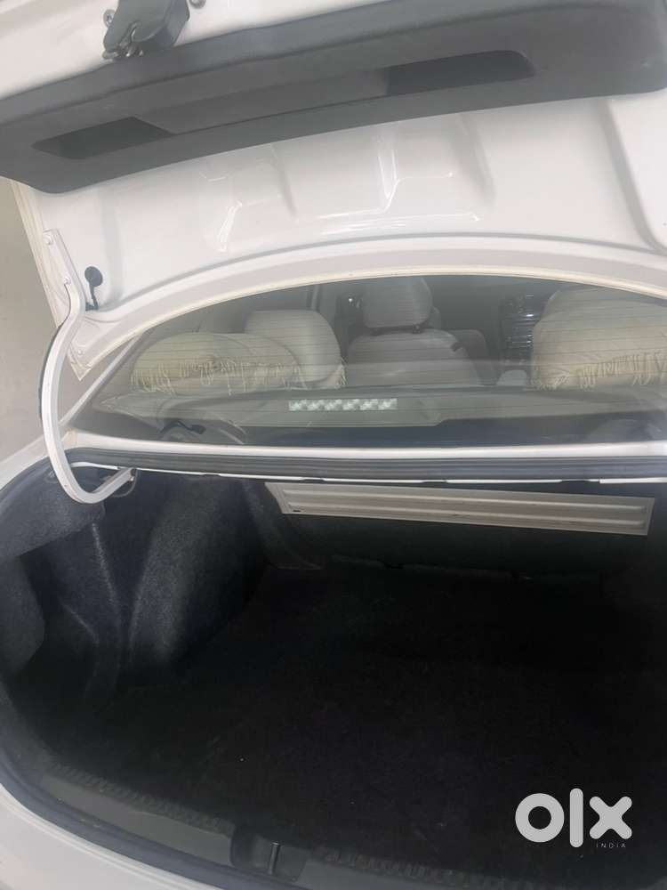 Skoda Rapid 1.6 Petrol 2013