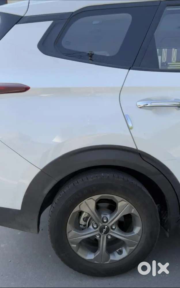Kia Carens Prestige Petrol Manual 2024