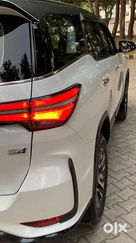 Toyota Fortuner Legender 2024 Diesel 13000 Km Driven