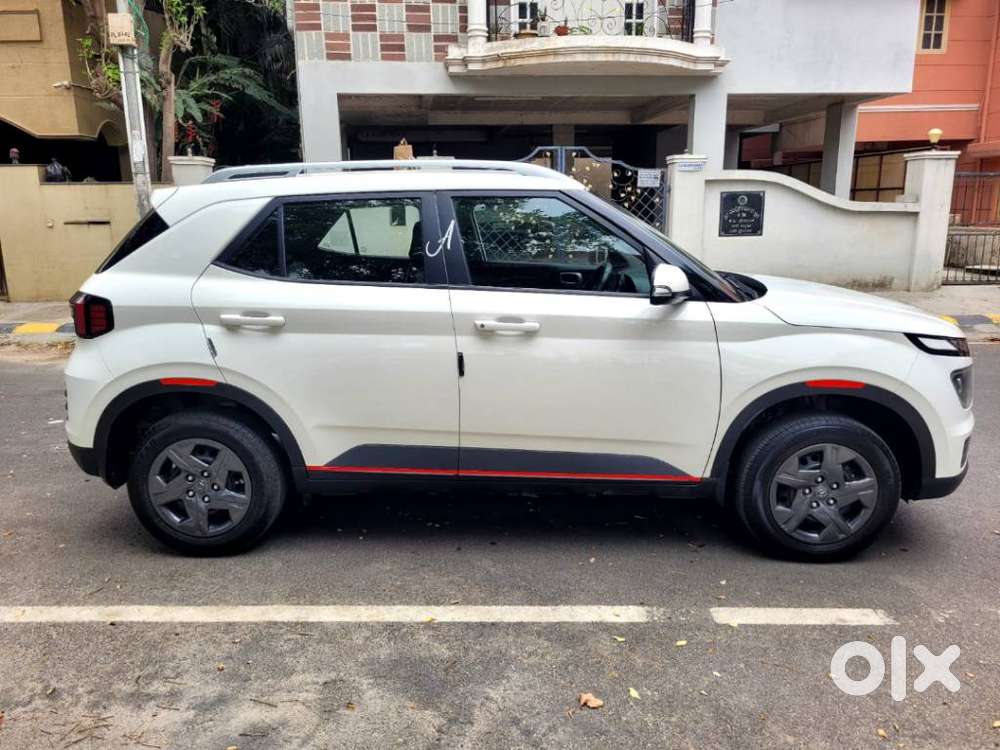 Hyundai Venue 1.2 S (o), 2023, Petrol
