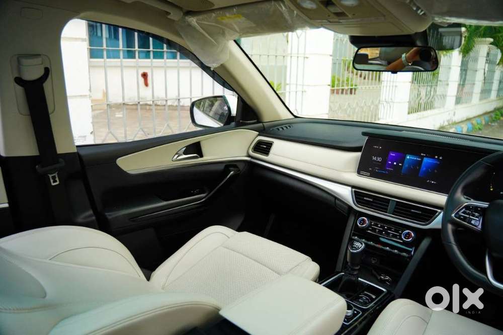 Mahindra Xuv700 2.2 Ax 7 Diesel Mt Luxury Pack Str, 2024, Diesel