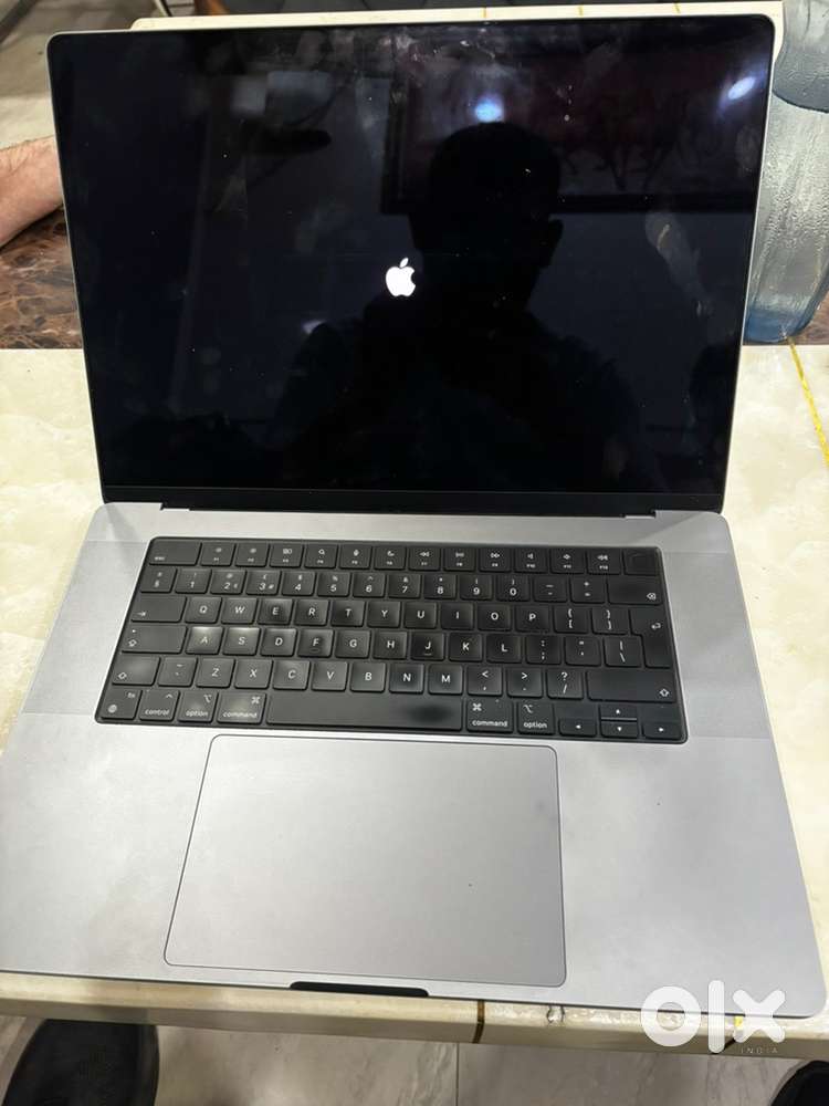 apple macbook M1 pro max(locked)