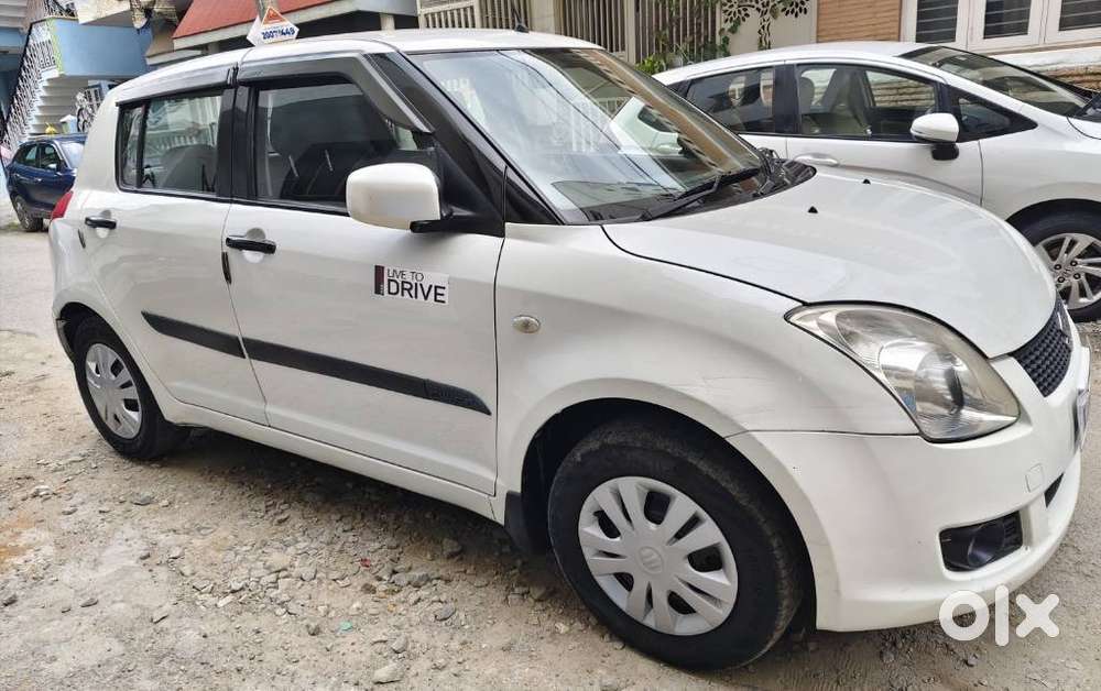 Maruti Suzuki Swift Vxi Optional, 2011, Petrol