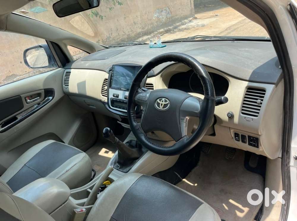 Toyota Innova 2.5 Z Diesel 7 Seater, 2014