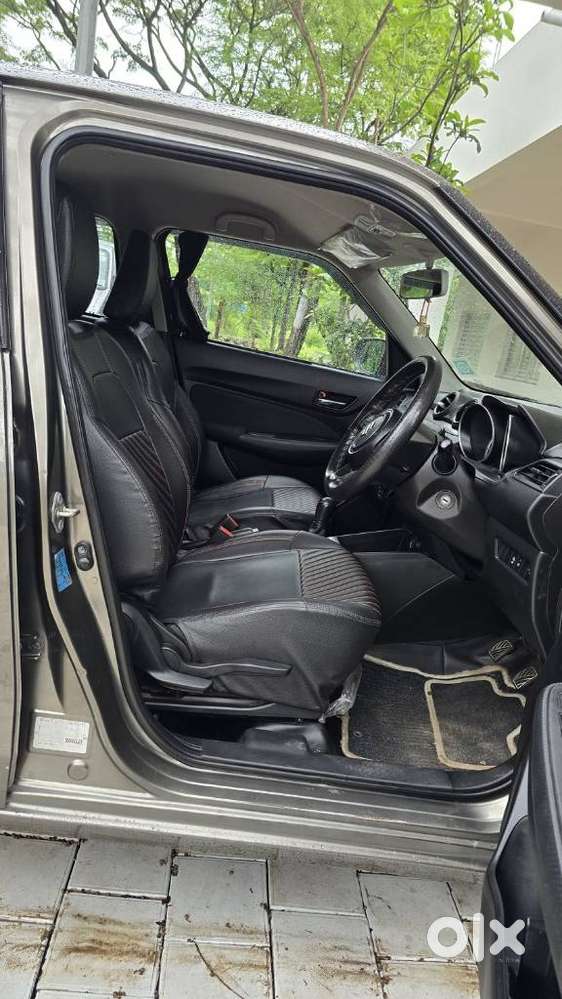 Maruti Suzuki Swift Vxi + Manual, 2022, Petrol