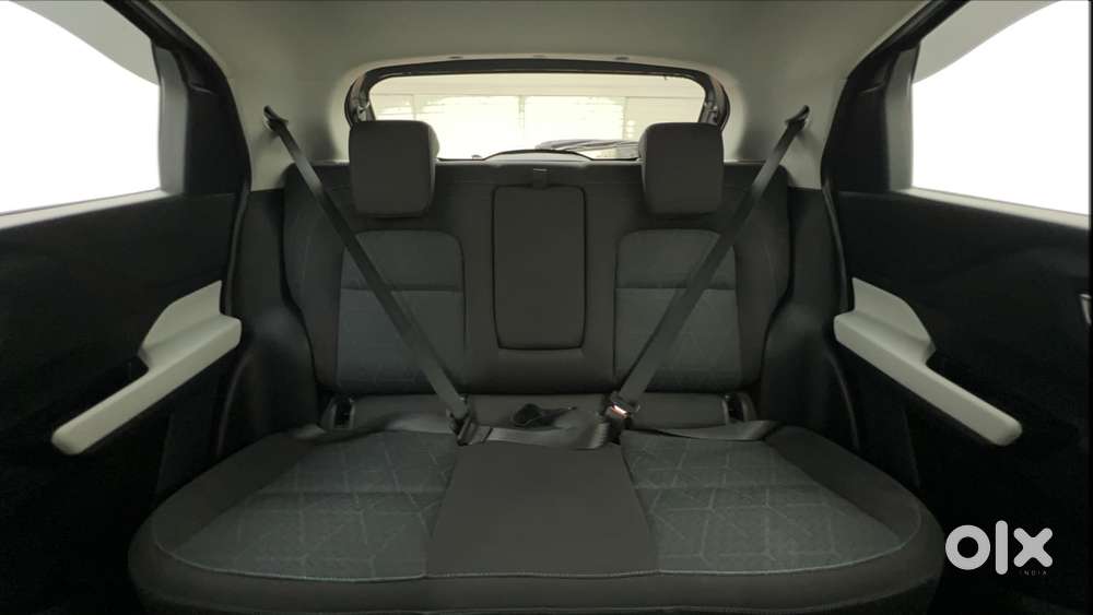 Tata Punch 1.2 Revotron Creative Amt Dual Tone, 2022, Petrol