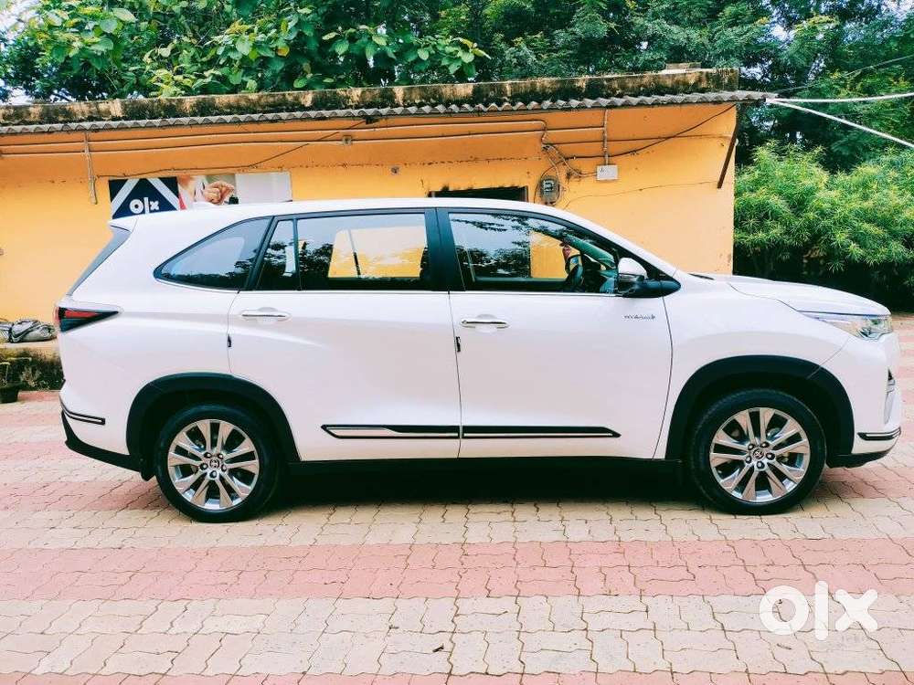 Toyota Innova Hycross 2.0 Zx (o) Hybrid 7 Str, 2024, Petrol
