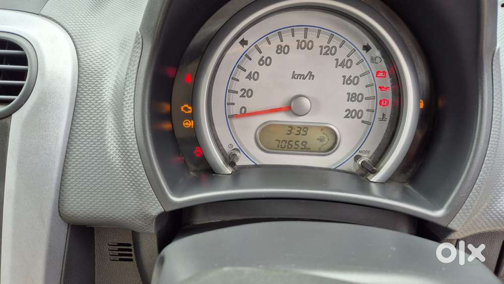 Maruti Suzuki Ritz Vxi, 2014, Petrol