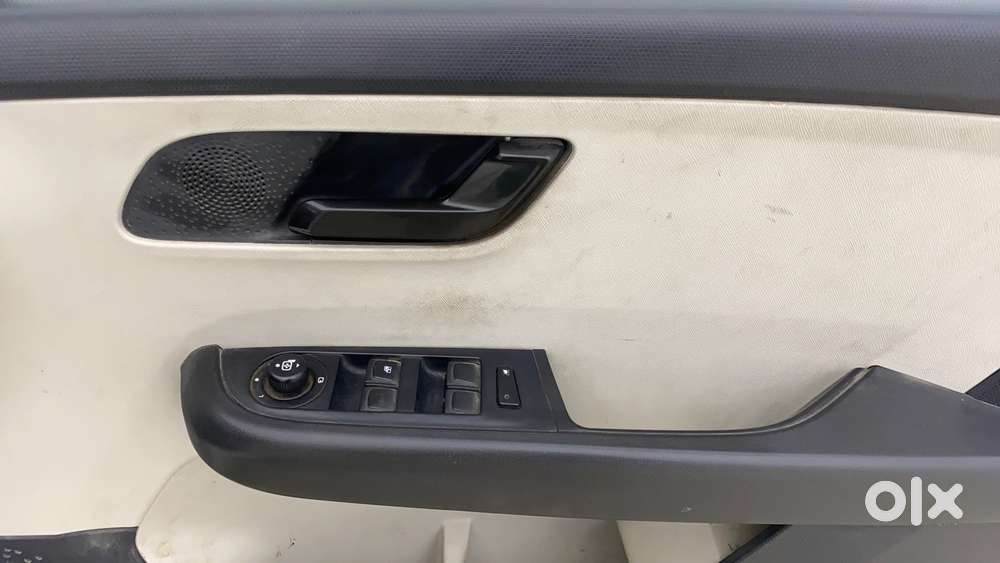 Tata Altroz 1.2 Xt, 2022, Petrol