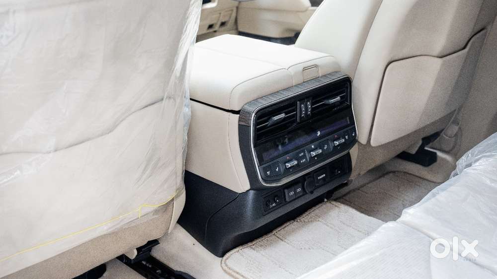 Toyota Land Cruiser Zx Petrol, 2024, Petrol