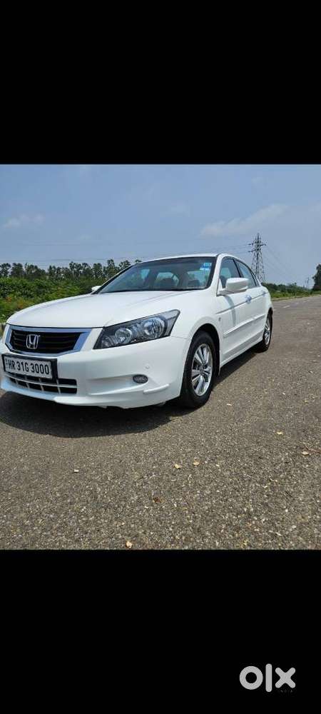 Honda Accord 2.4 Elegance Manual, 2008, Petrol