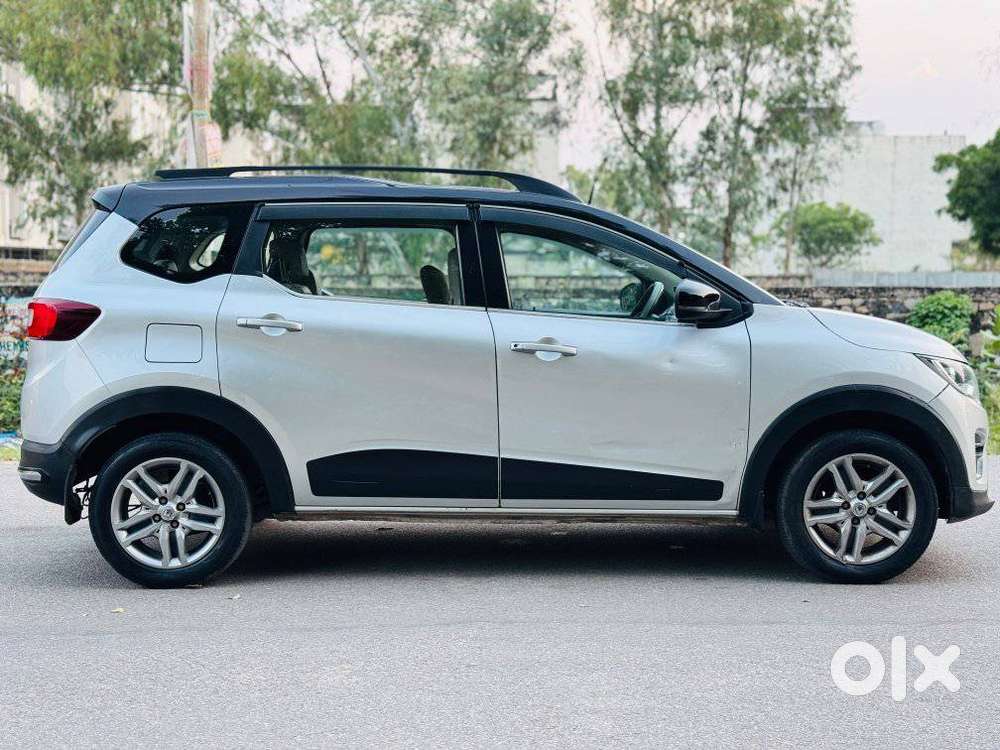 Renault Triber Rxz, 2022, Petrol