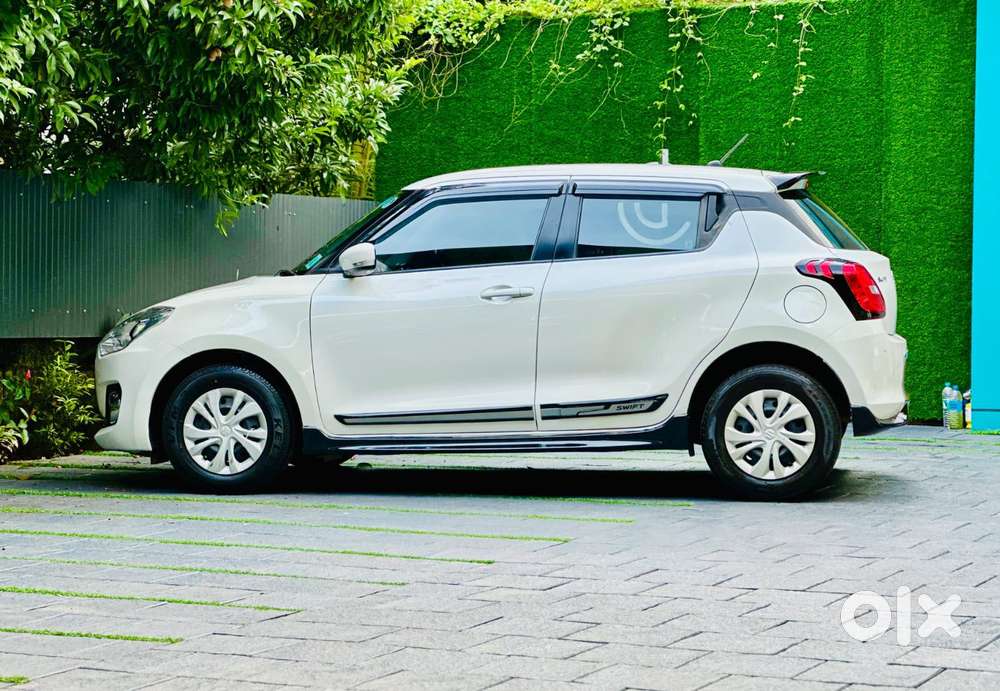 Maruti Suzuki Swift 1.2 Vxi (o), 2023, Petrol