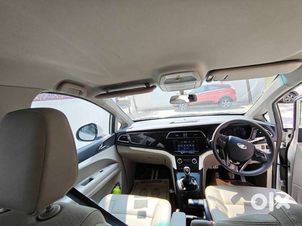 Mahindra Marazzo M8 - 8 Str