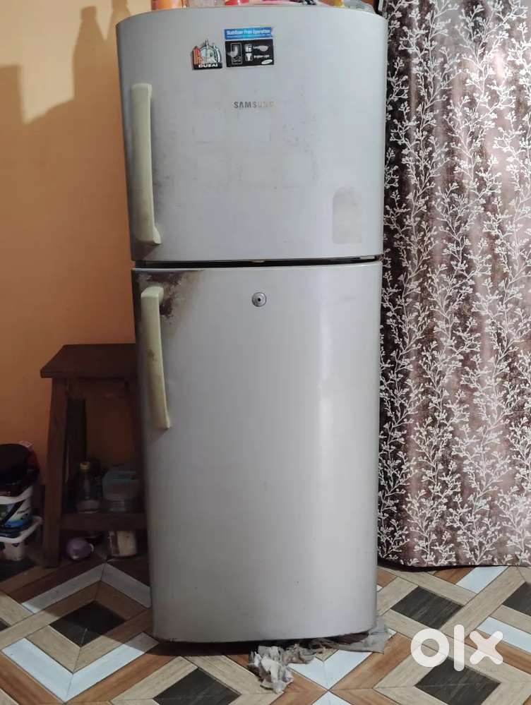 Silver samsung fridge